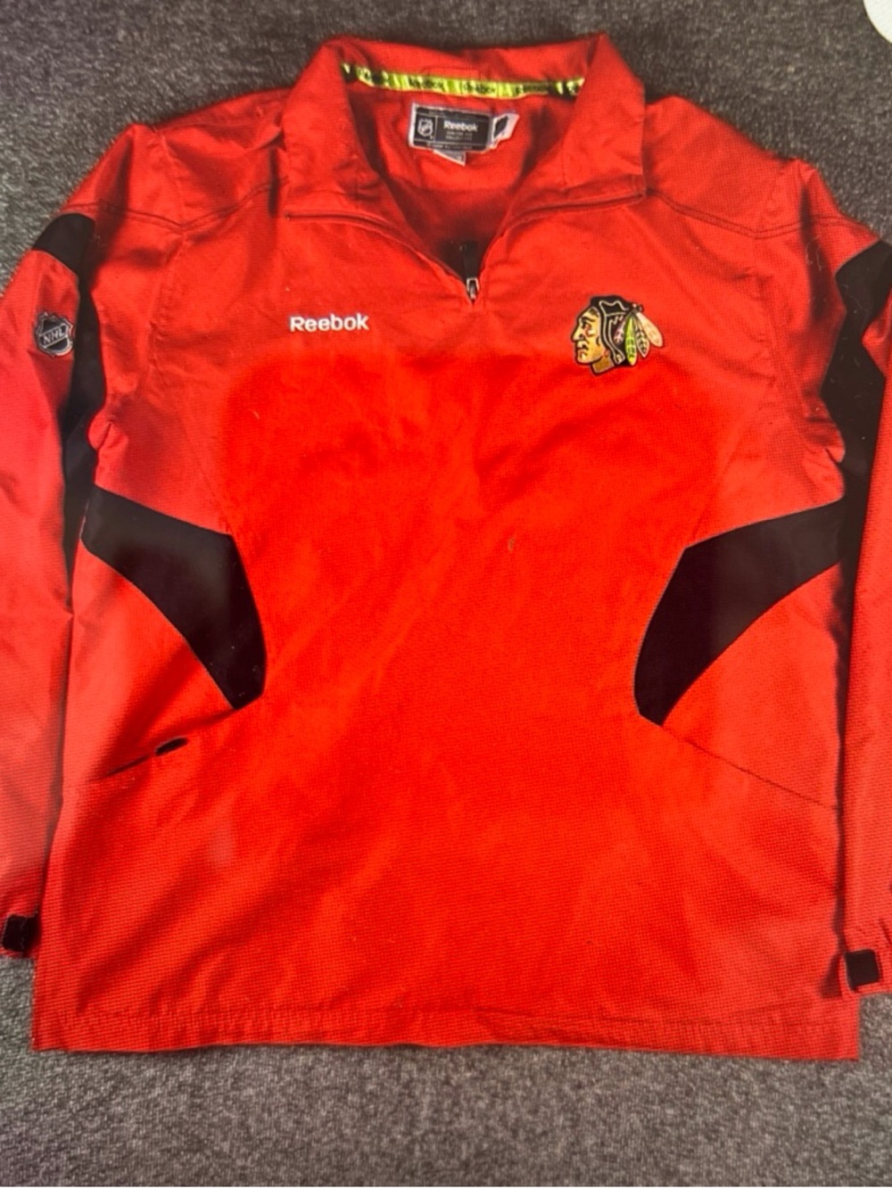 Reebok Mens Red and Black Chicago Blackhawks Pullover Windbreaker  Jacket
